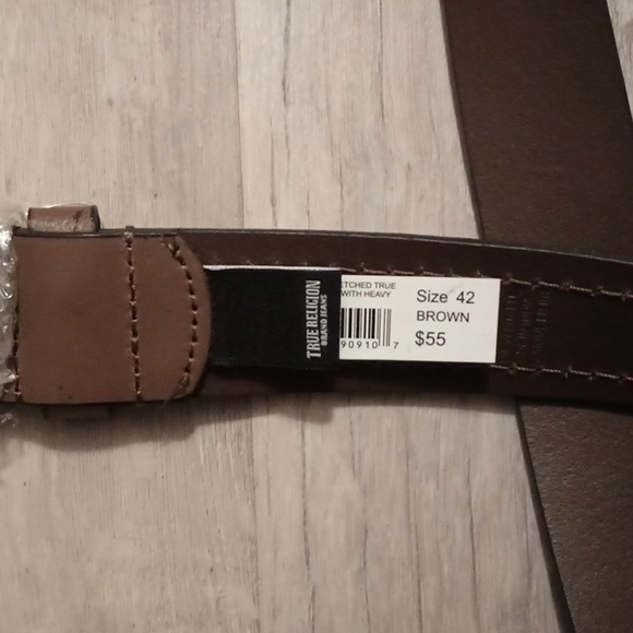 NWT True Religion Leather Belt Size 42 Mens Brown Embossed Logo Classic - Picture 3 of 5